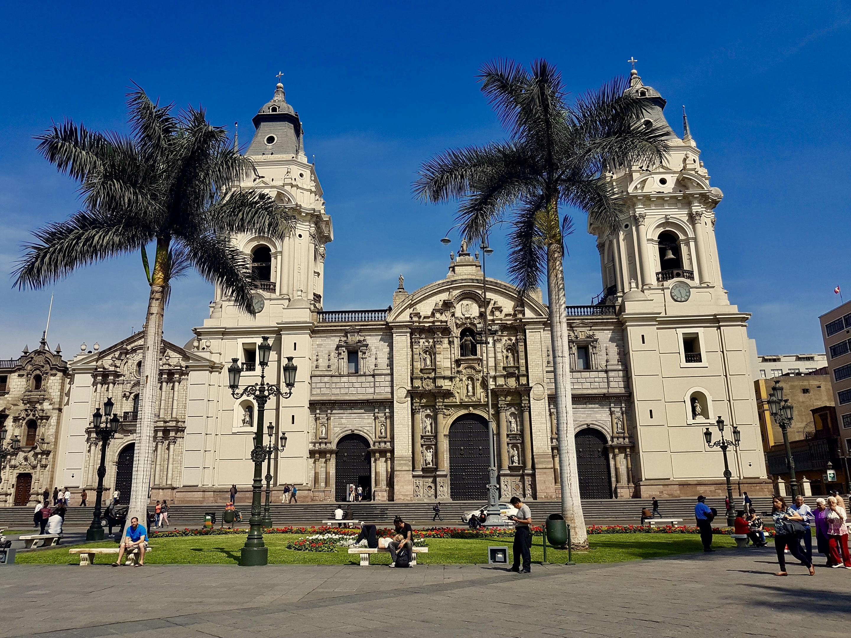 Strolling around historic central Lima | Tales of a Travel Addict